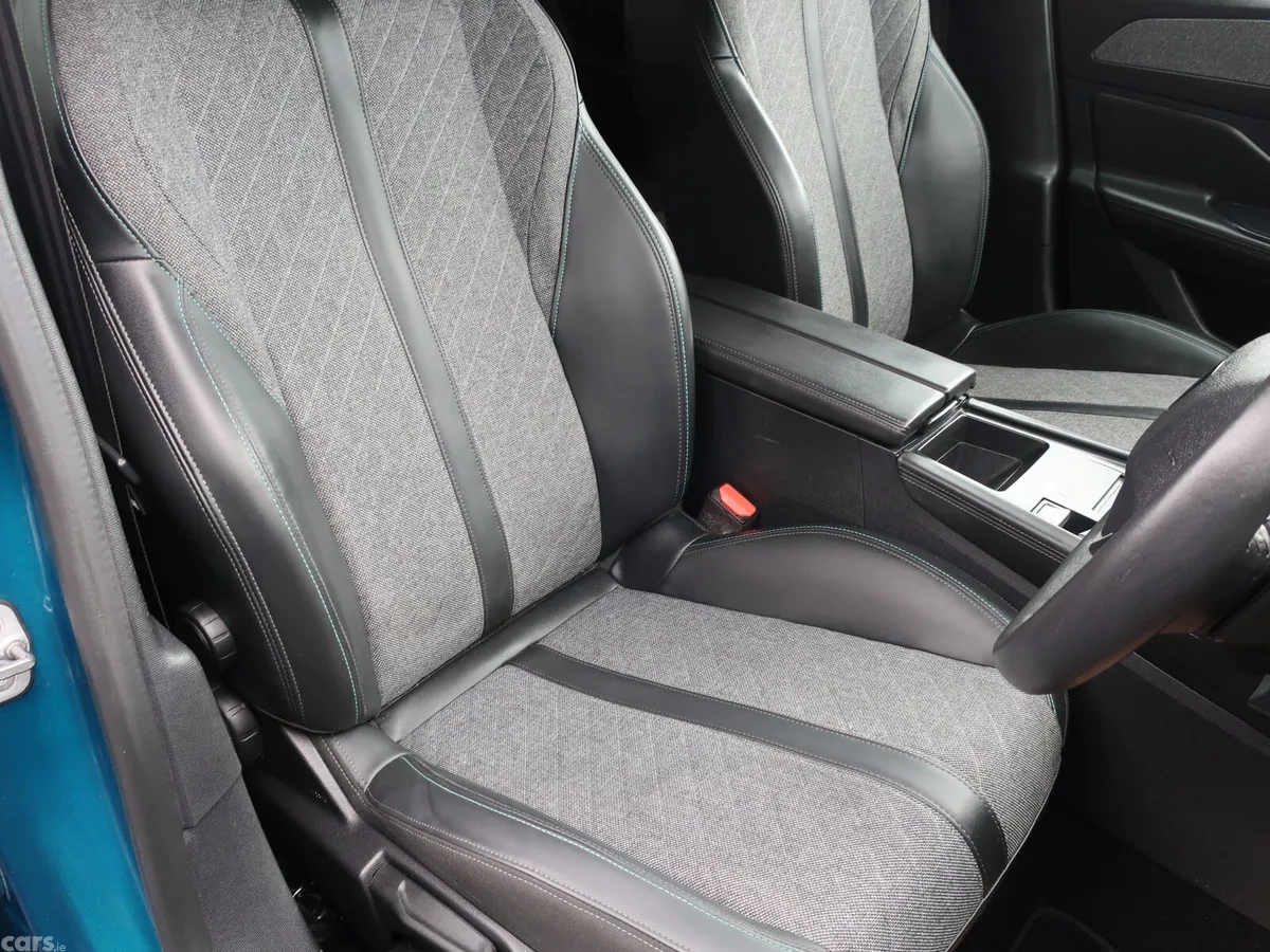 Peugeot 408 Hatchback, Petrol, 2024, Blue