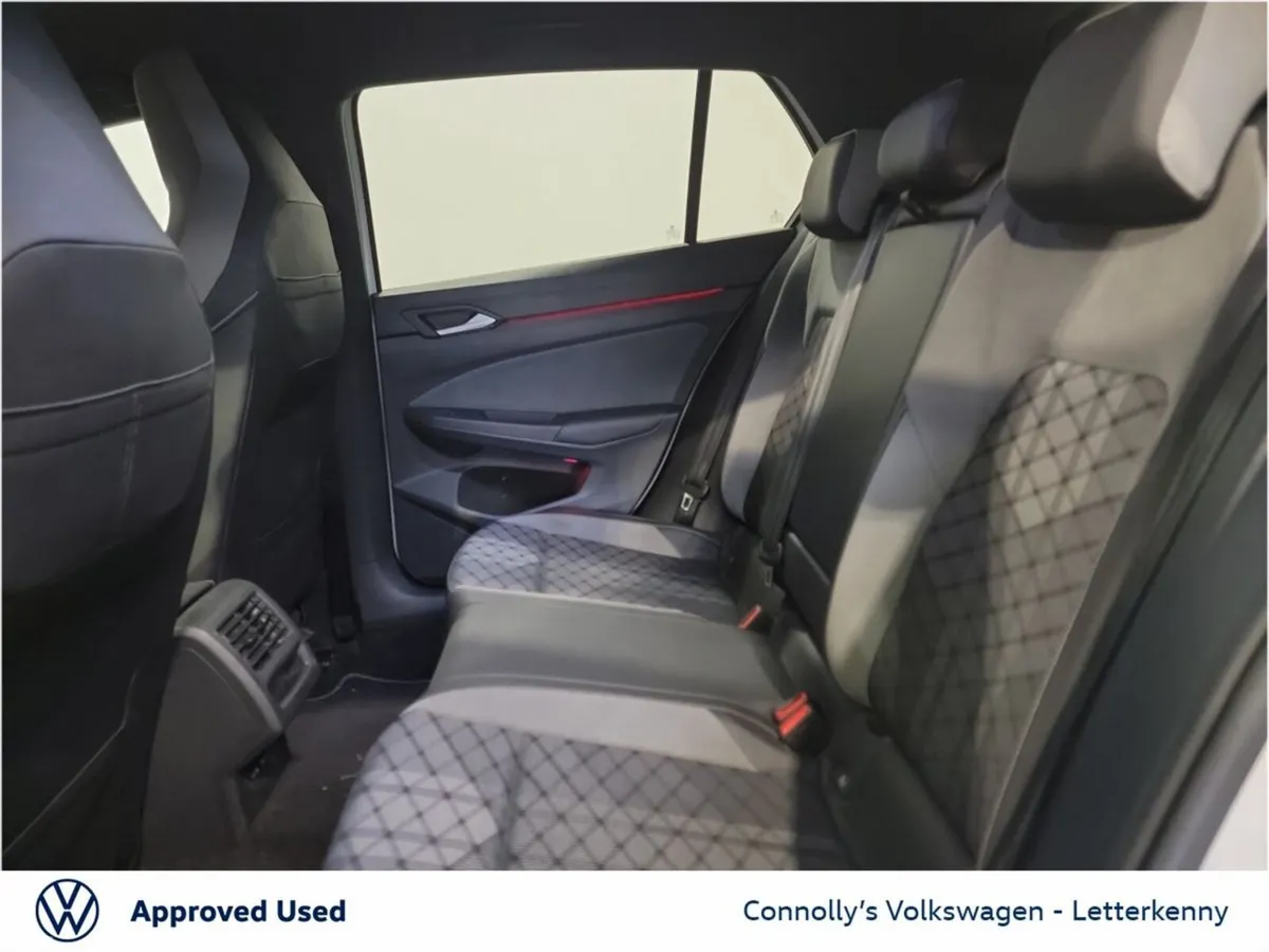 Volkswagen Golf Estate, Diesel, 2024, White
