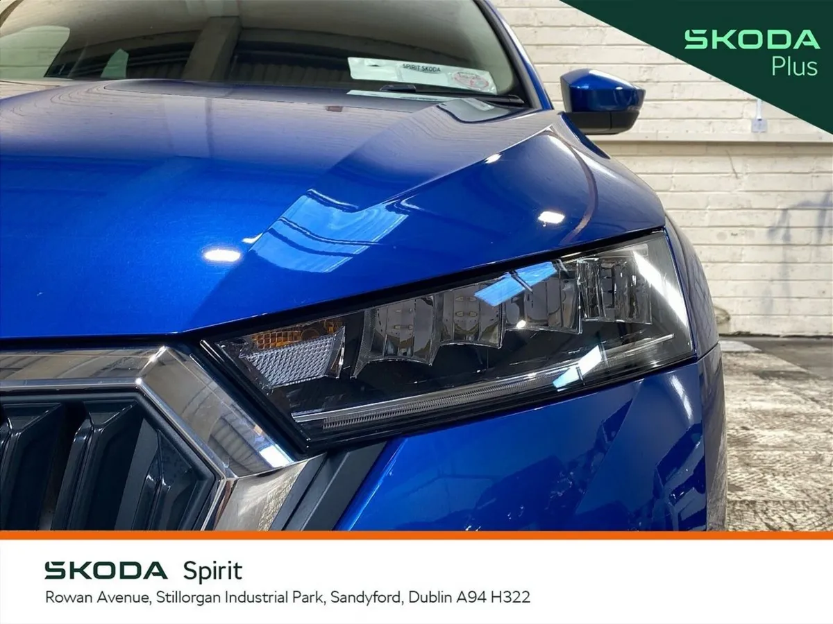 Skoda Octavia Saloon, Petrol, 2023, Blue