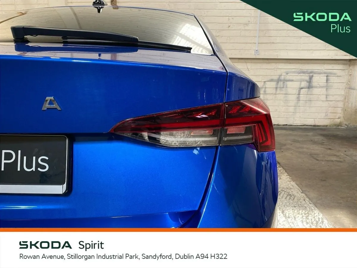 Skoda Octavia Saloon, Petrol, 2023, Blue