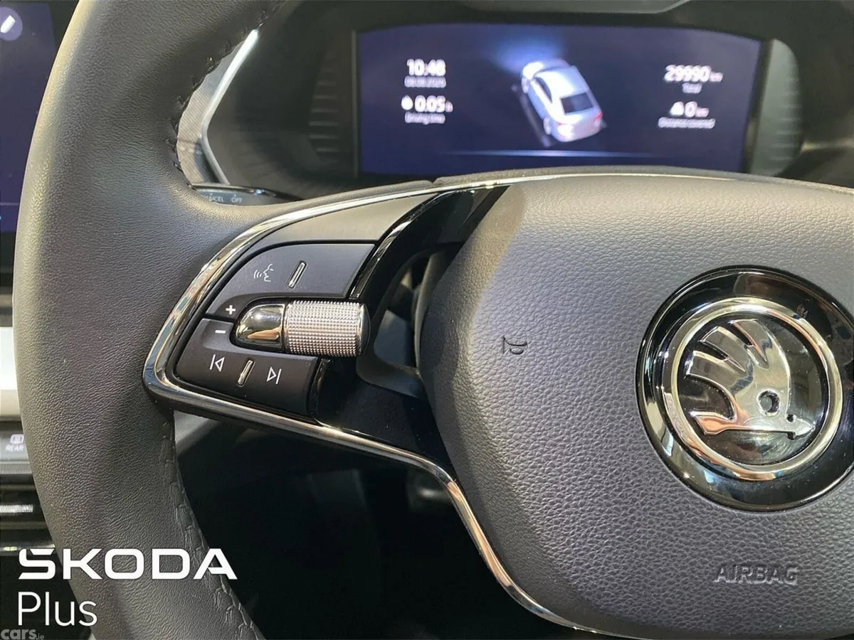 Skoda Octavia Saloon, Petrol, 2023, Blue