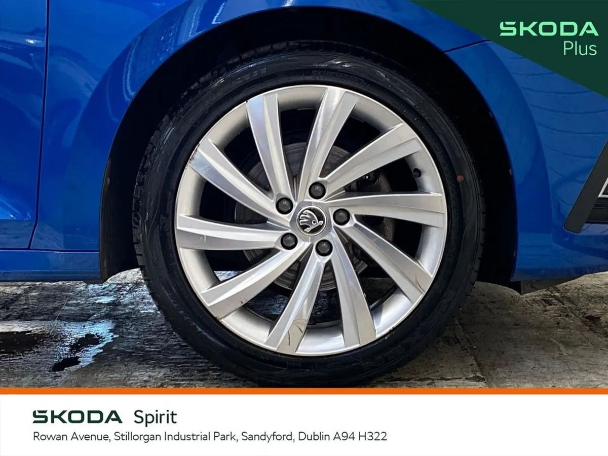 Skoda Octavia Saloon, Petrol, 2023, Blue