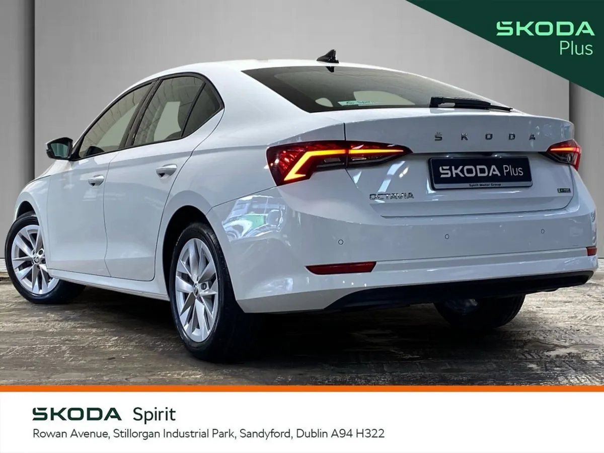 Skoda Octavia Saloon, Petrol Hybrid, 2024, White