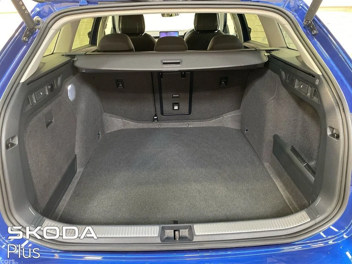 Skoda Superb Estate, Diesel, 2026, Blue