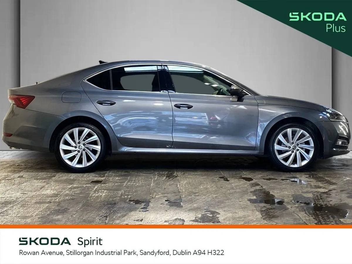 Skoda Octavia Saloon, Petrol Hybrid, 2024, Grey