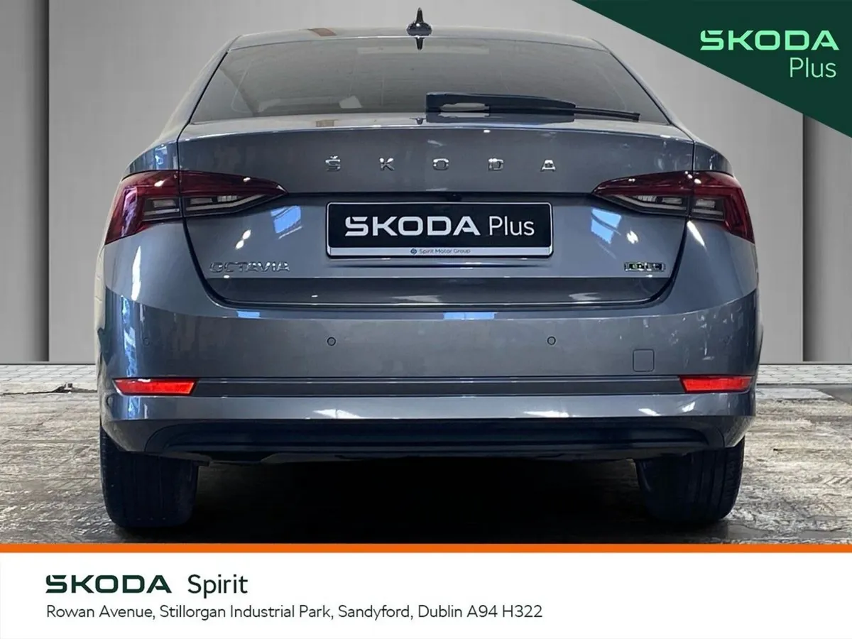 Skoda Octavia Saloon, Petrol Hybrid, 2024, Grey