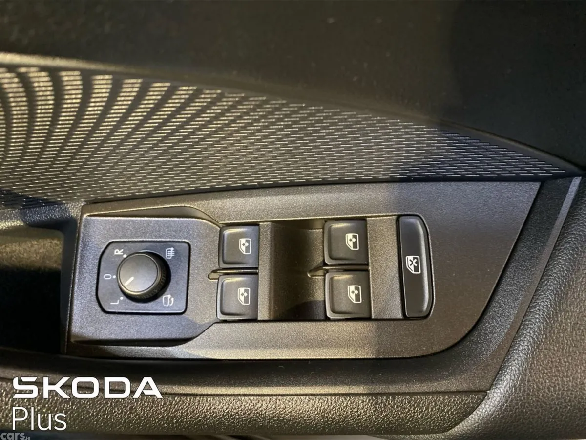 Skoda Octavia Saloon, Petrol Hybrid, 2024, Grey