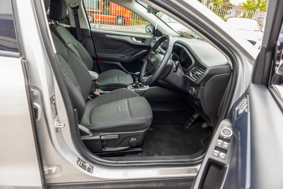 Ford Focus Hatchback, Diesel, 2020, Grey