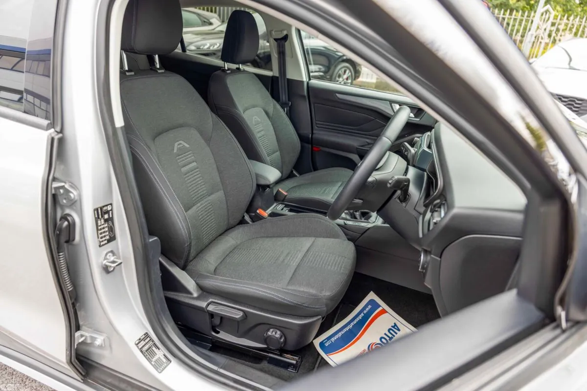 Ford Focus Hatchback, Diesel, 2020, Grey