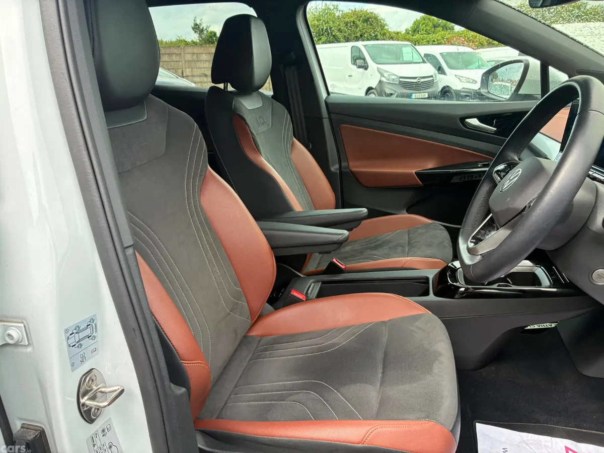 Volkswagen ID.4 Estate, Electric, 2024, White
