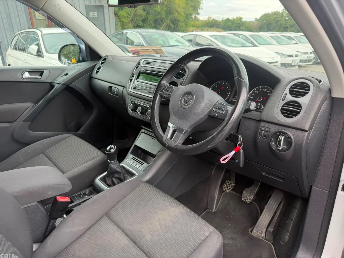 Volkswagen Tiguan SUV, Diesel, 2012, Silver
