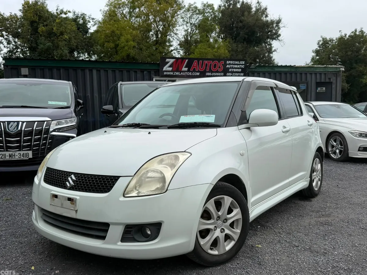 Suzuki Swift Hatchback, Petrol, 2009, White