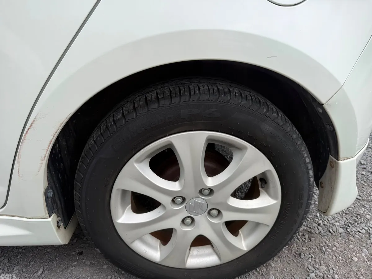 Suzuki Swift Hatchback, Petrol, 2009, White