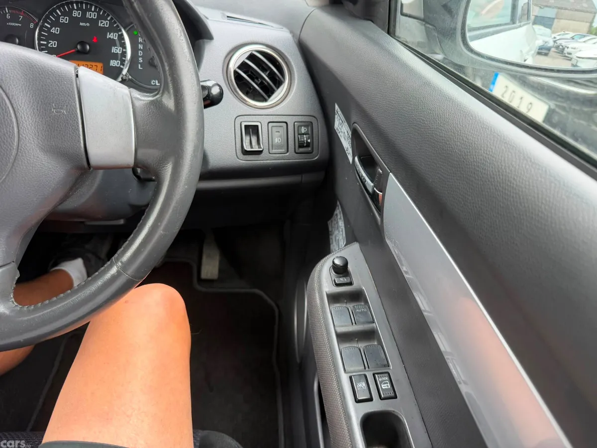 Suzuki Swift Hatchback, Petrol, 2009, White