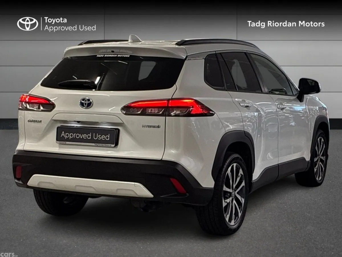 Toyota Corolla Cross Hatchback, Petrol Hybrid, 2023, White