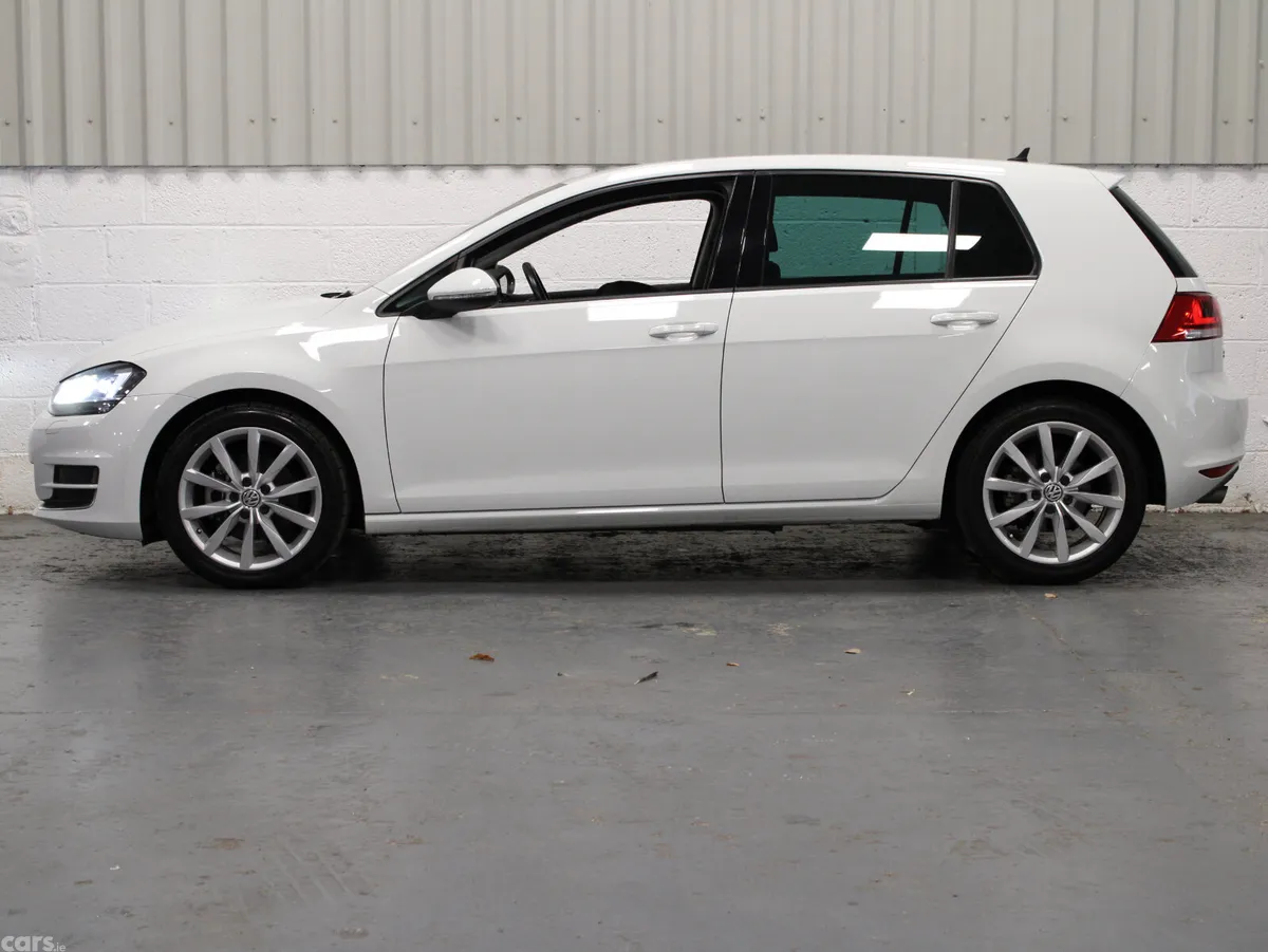 Volkswagen Golf Hatchback, Petrol, 2017, White