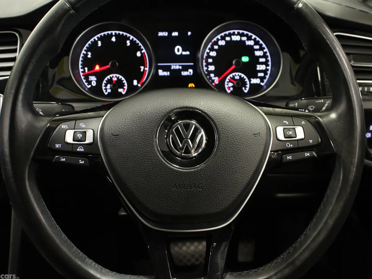Volkswagen Golf Hatchback, Petrol, 2017, White