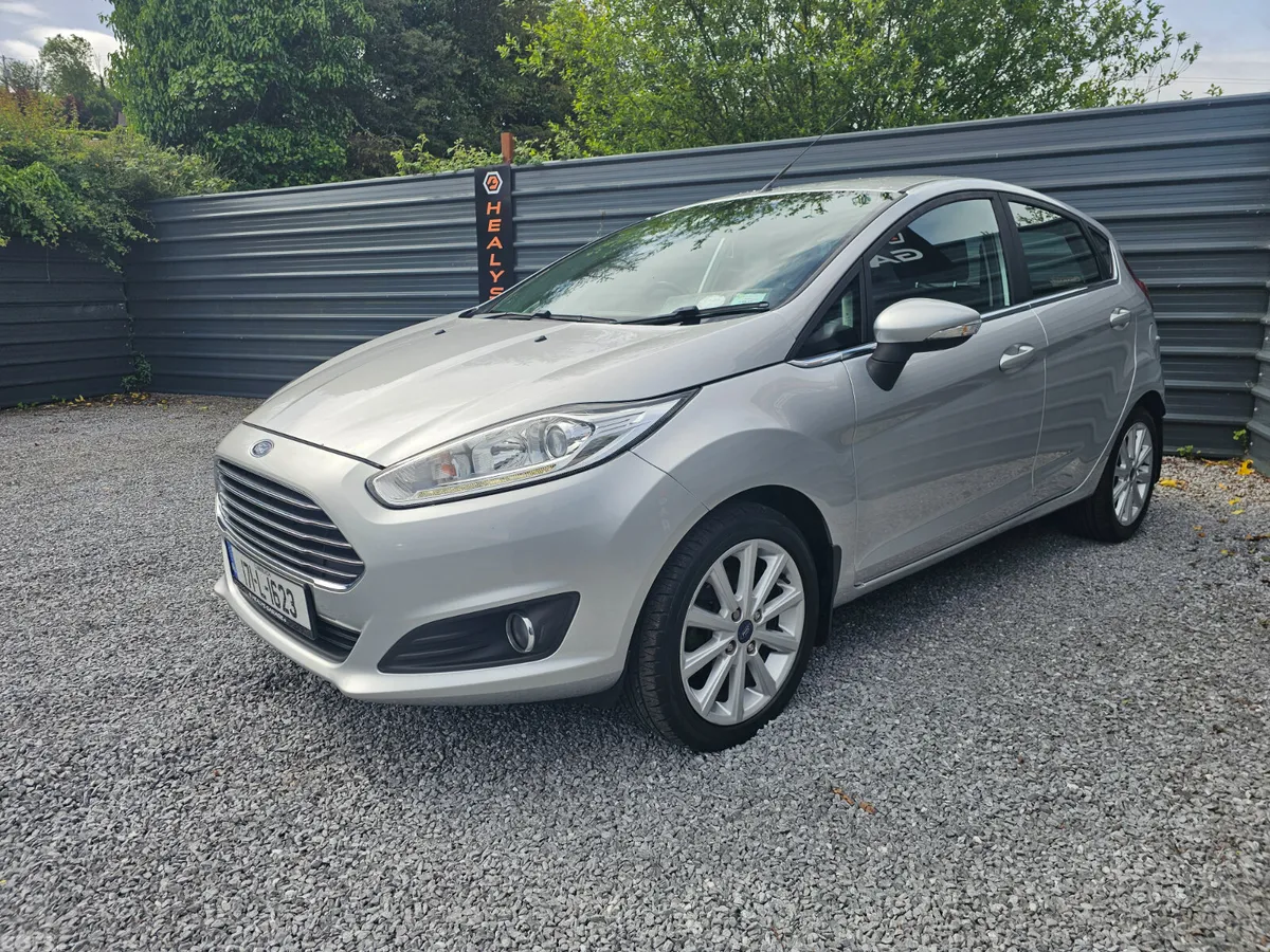 Ford Fiesta Hatchback, Petrol, 2017, Grey