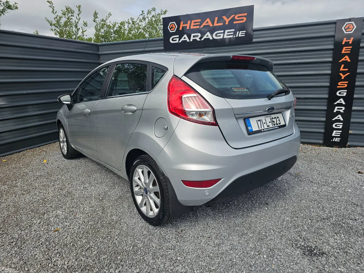 Ford Fiesta Hatchback, Petrol, 2017, Grey