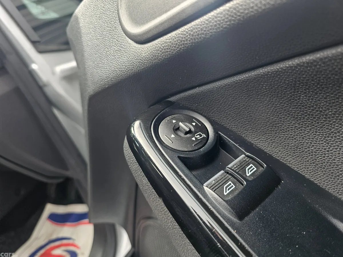 Ford Fiesta Hatchback, Petrol, 2017, Grey