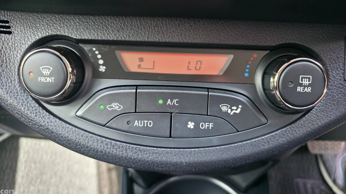 Toyota Vitz Hatchback, Petrol Hybrid, 2018, Blue