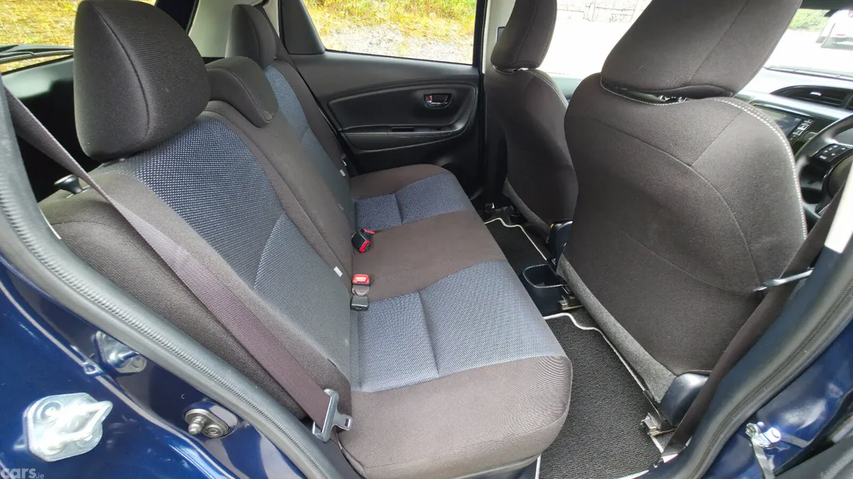 Toyota Vitz Hatchback, Petrol Hybrid, 2018, Blue