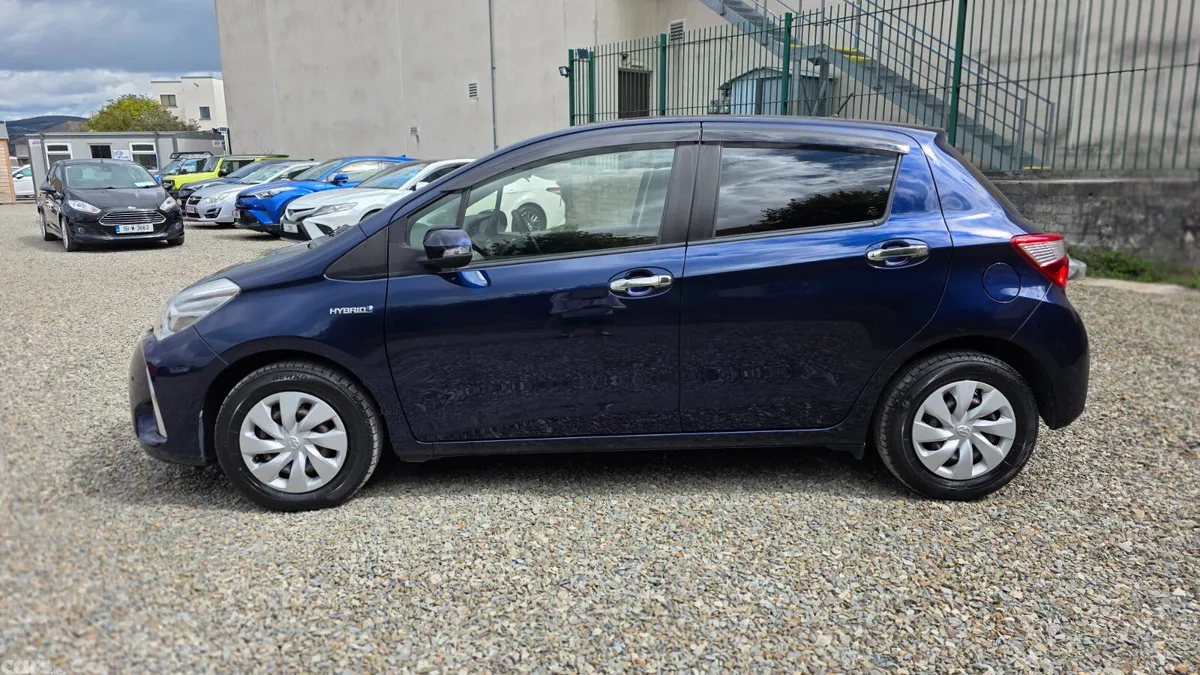 Toyota Vitz Hatchback, Petrol Hybrid, 2018, Blue