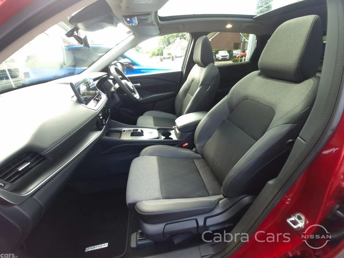Nissan Qashqai MPV, Petrol Hybrid, 2026, Red