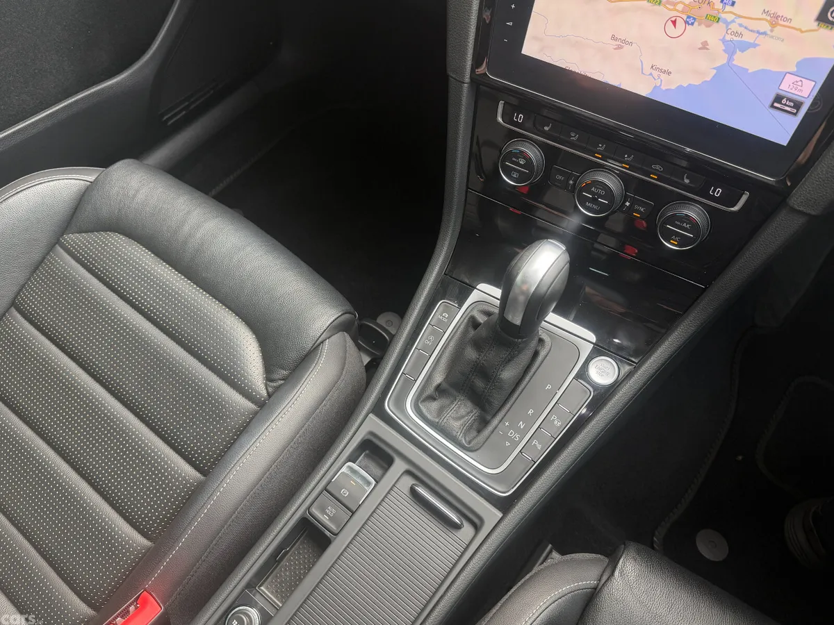 Volkswagen Golf Estate, Petrol, 2021, Black