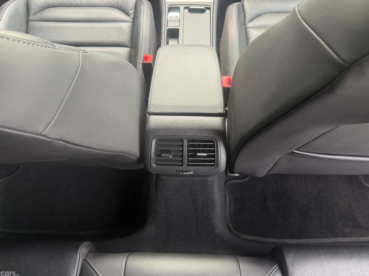 Volkswagen Golf Estate, Petrol, 2021, Black