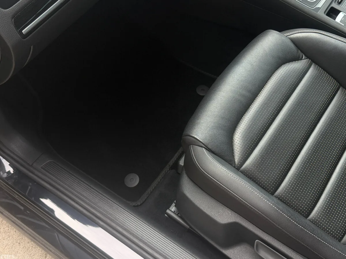 Volkswagen Golf Estate, Petrol, 2021, Black
