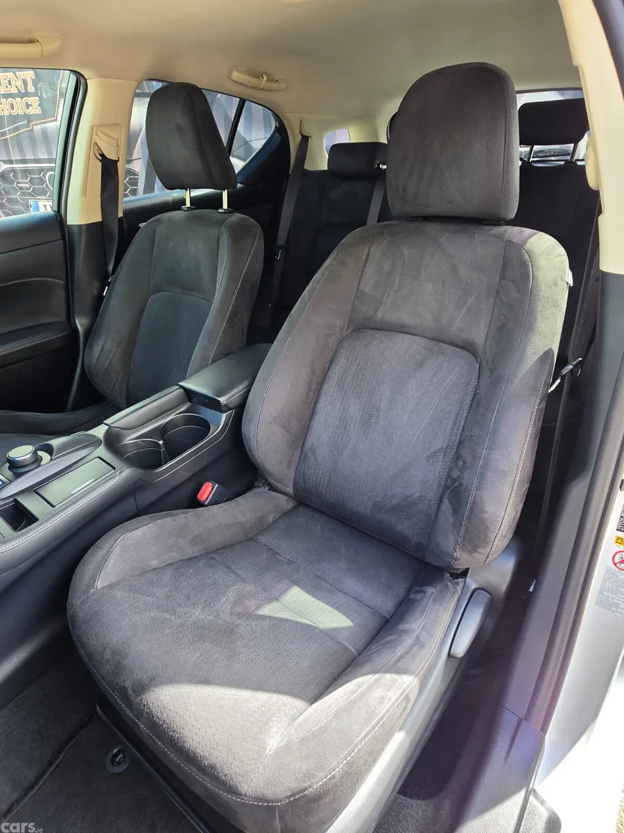 Lexus CT Hatchback, Petrol Hybrid, 2016, White