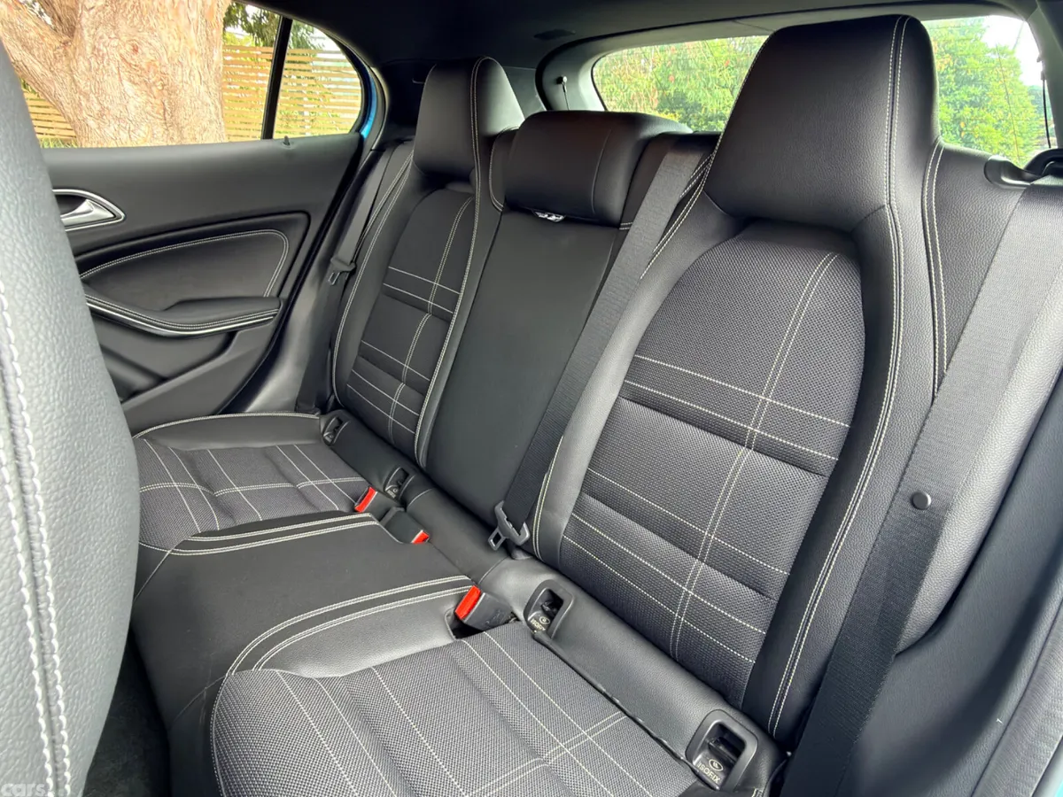 Mercedes-Benz GLA Hatchback, Petrol, 2016, Blue
