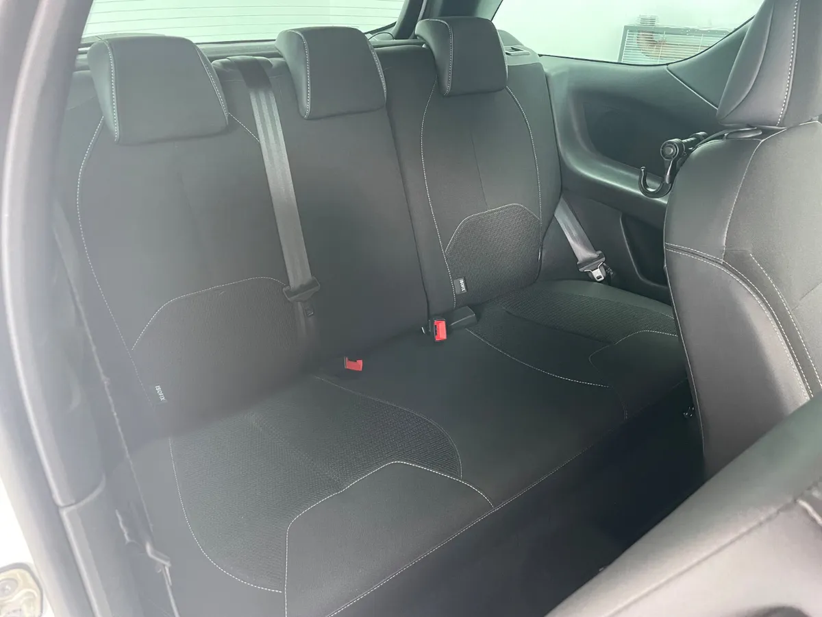 Citroen DS 3 Hatchback, Petrol Hybrid, 2019, White