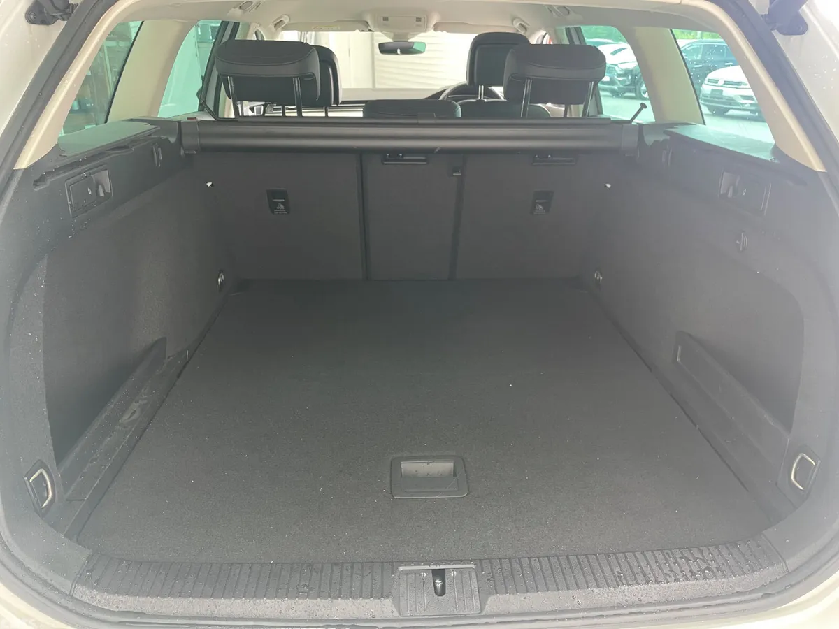 Volkswagen Passat Estate, Diesel, 2019, White