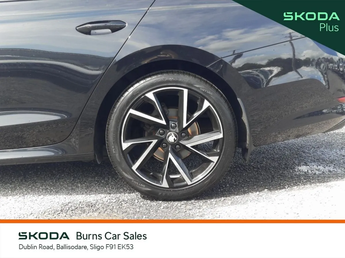 Skoda Octavia Saloon, Diesel, 2024, Black