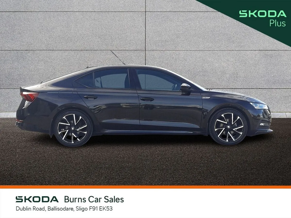 Skoda Octavia Saloon, Diesel, 2024, Black