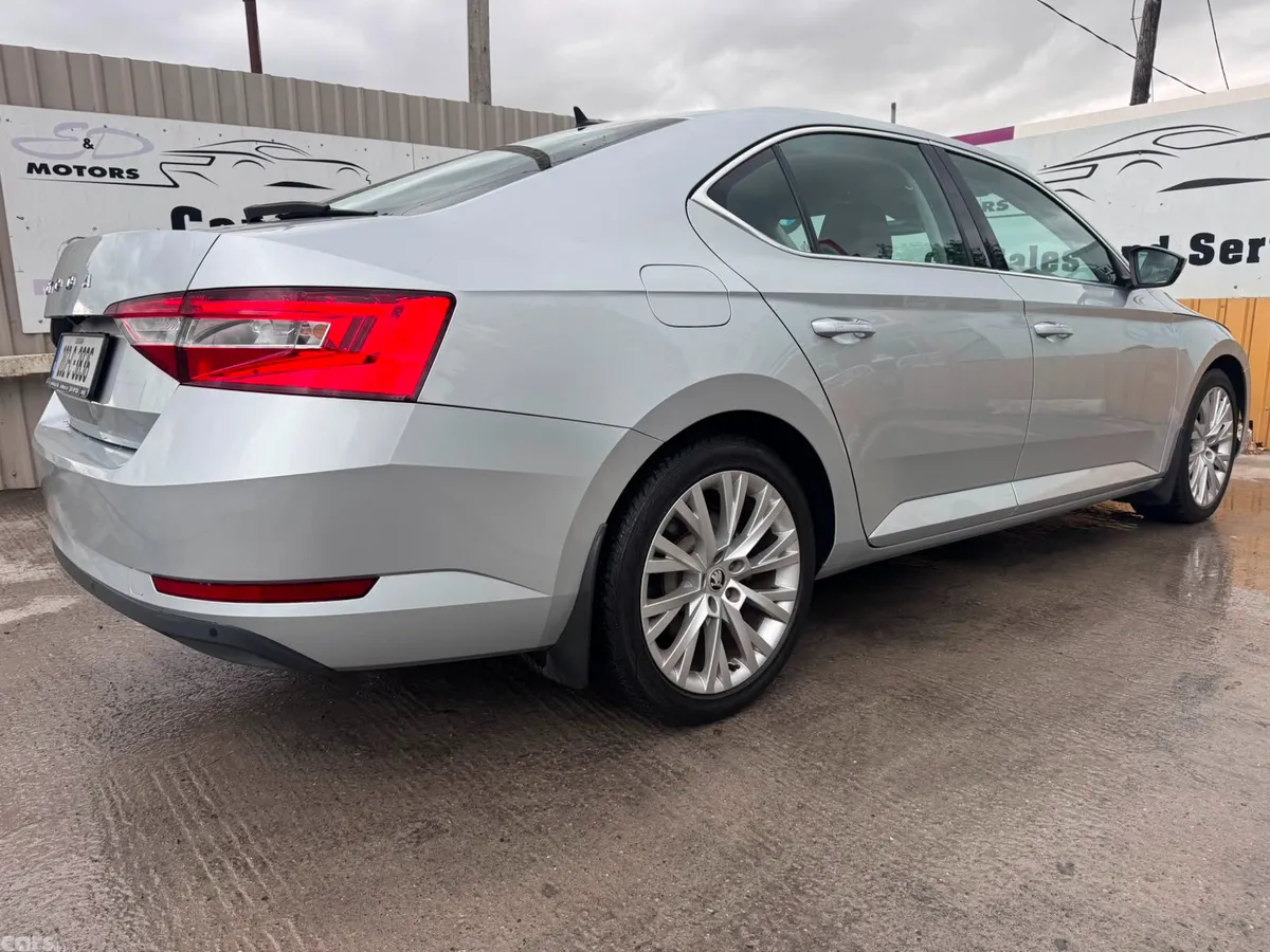 Skoda Superb Saloon, Diesel, 2020, Grey