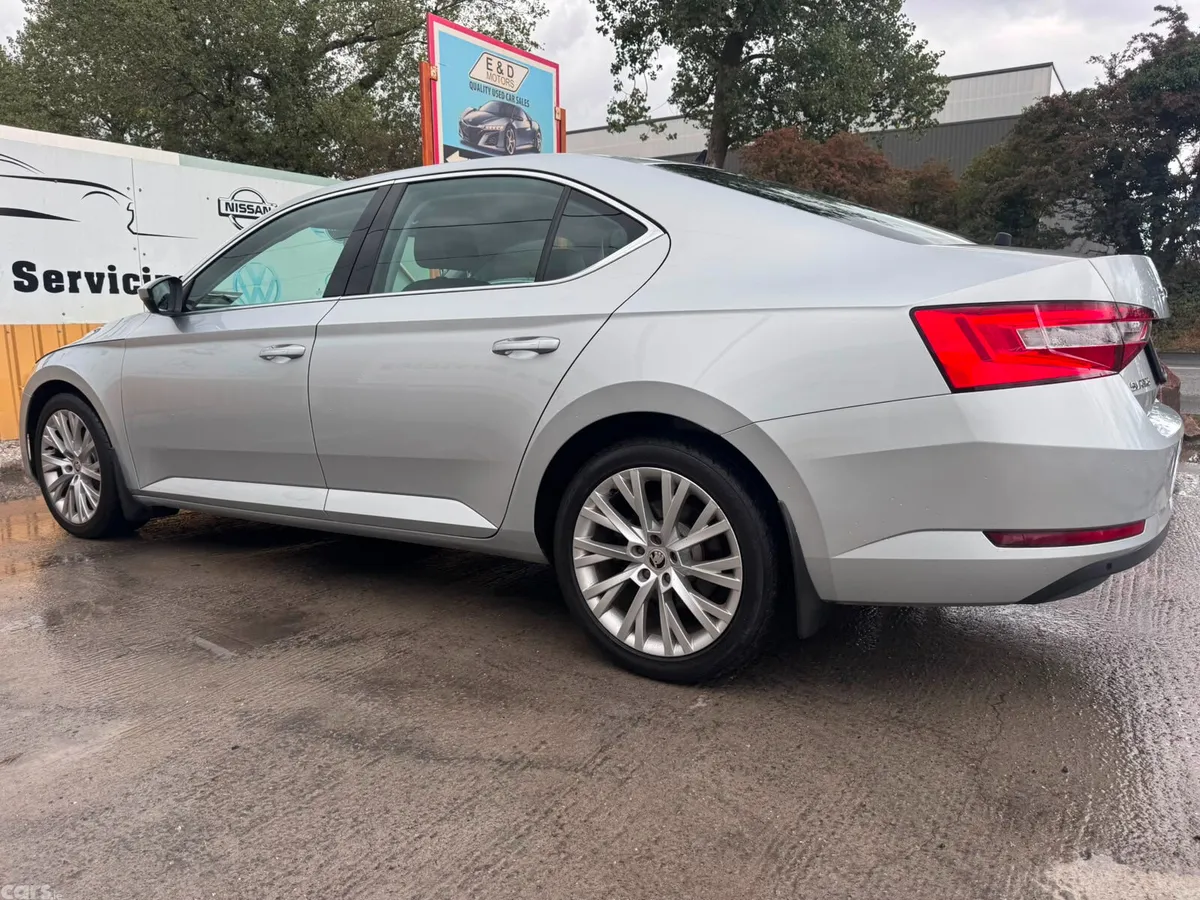 Skoda Superb Saloon, Diesel, 2020, Grey