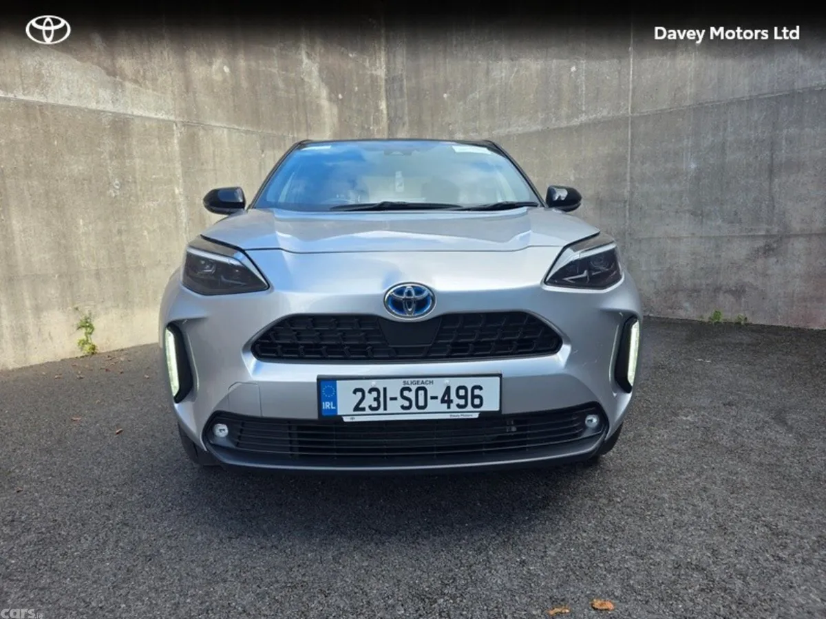 Toyota Yaris Cross Hatchback, Petrol Hybrid, 2023, Silver
