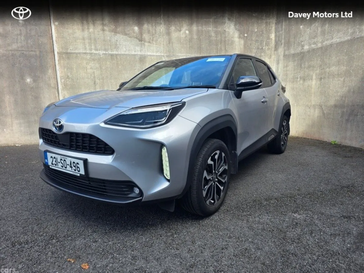 Toyota Yaris Cross Hatchback, Petrol Hybrid, 2023, Silver