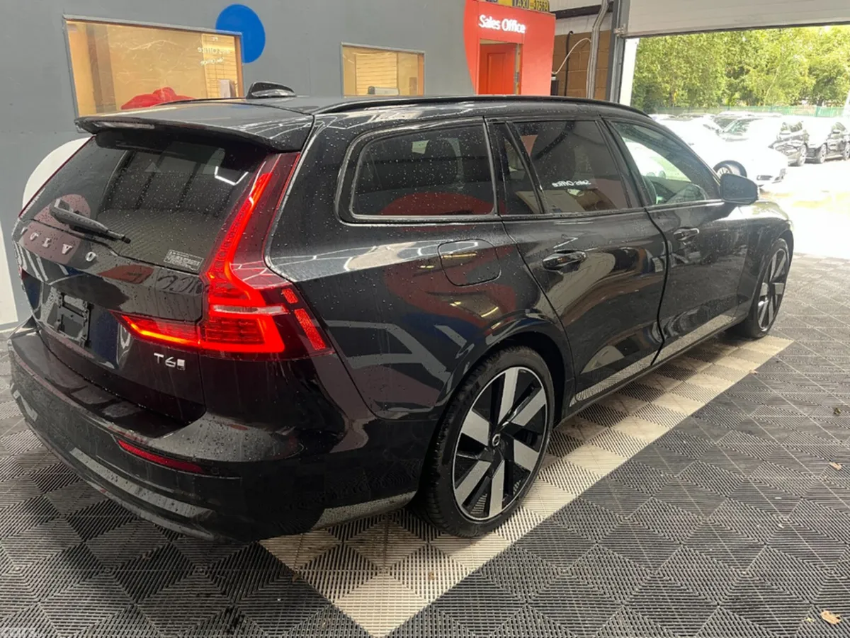 Volvo V60 Estate, Petrol Hybrid, 2025, Black