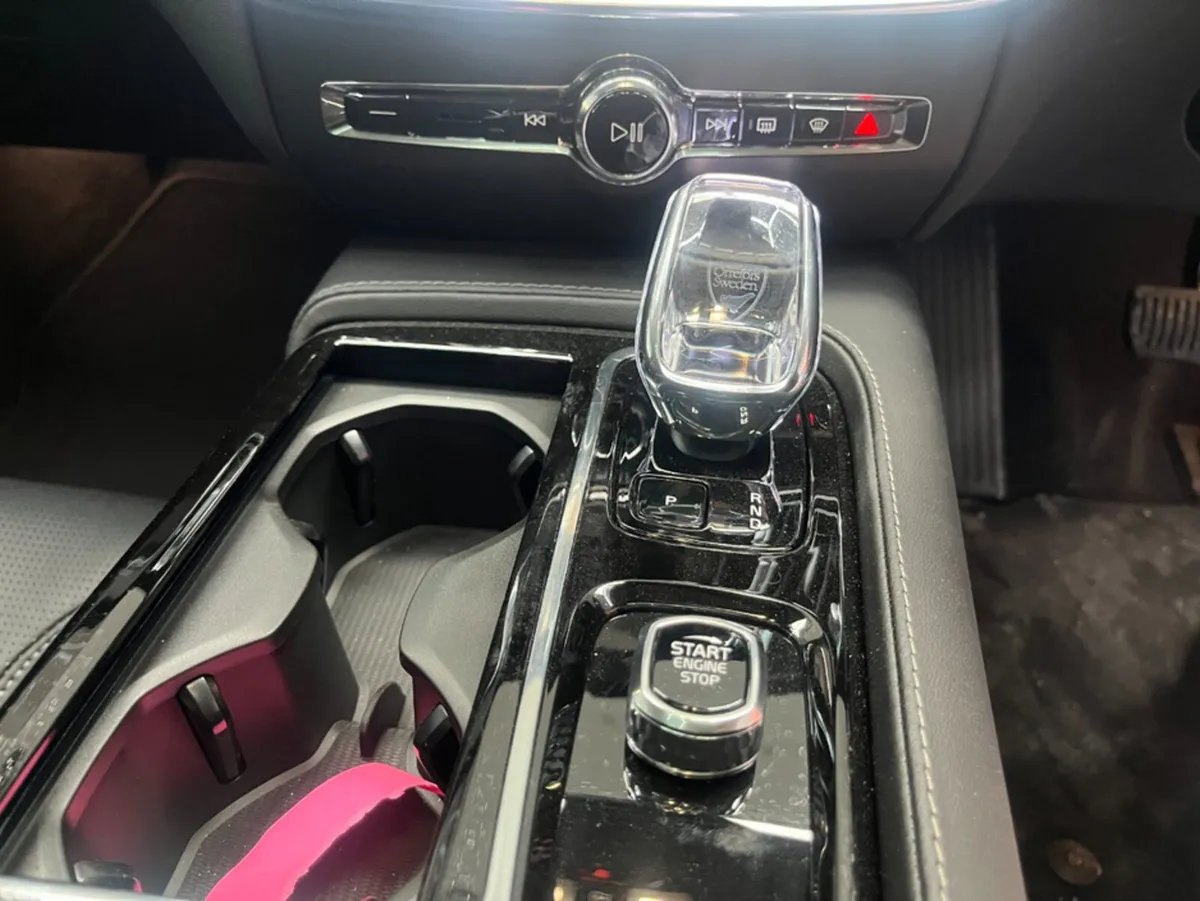 Volvo V60 Estate, Petrol Hybrid, 2025, Black