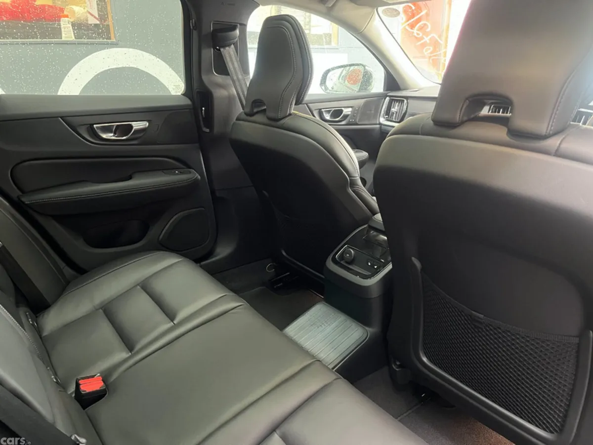Volvo V60 Estate, Petrol Hybrid, 2025, Black