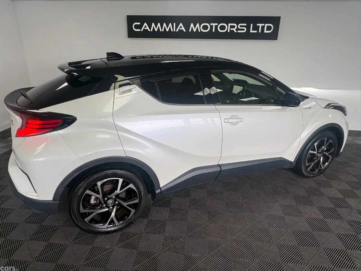 Toyota C-HR SUV, Petrol Hybrid, 2020, White