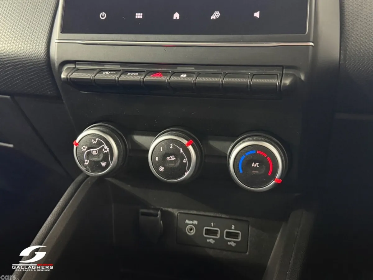 Renault Clio Hatchback, Petrol, 2022, Black