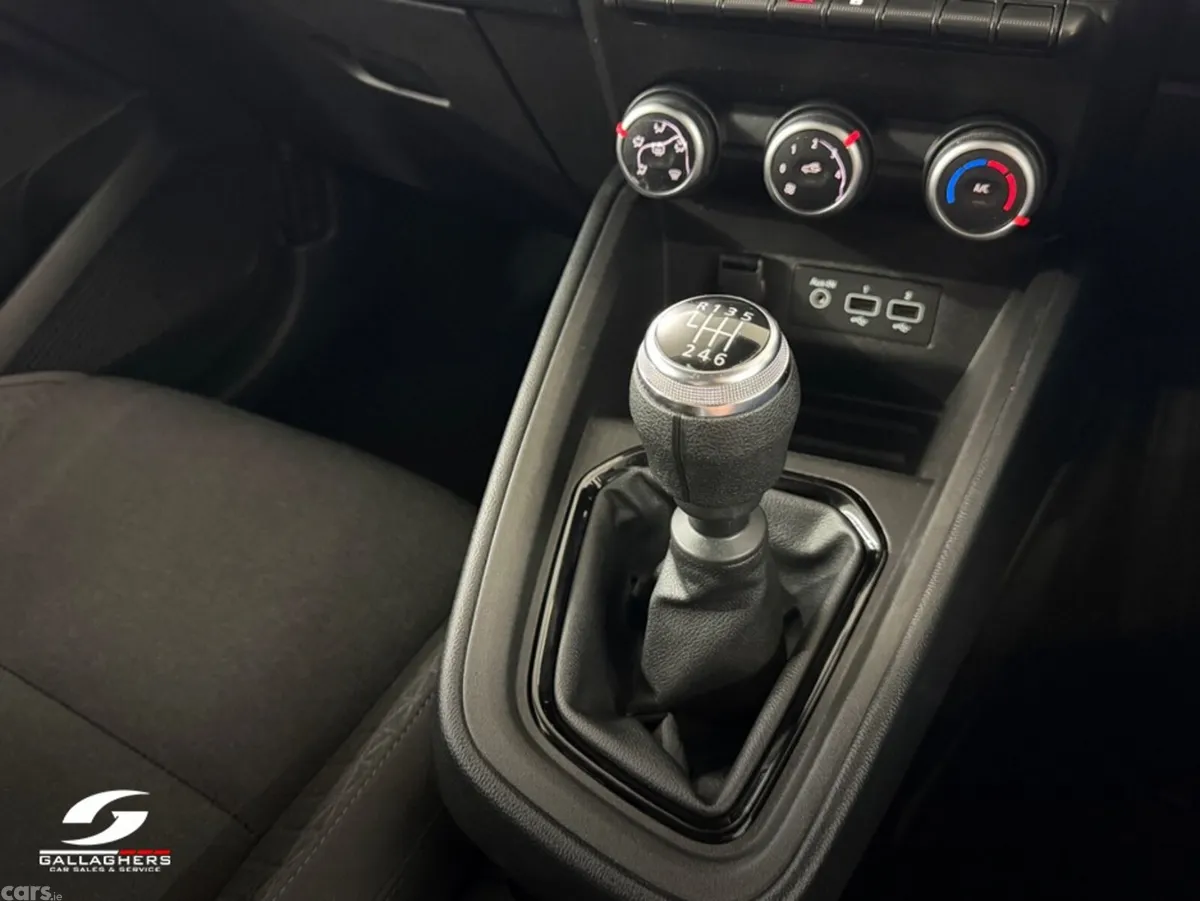 Renault Clio Hatchback, Petrol, 2022, Black