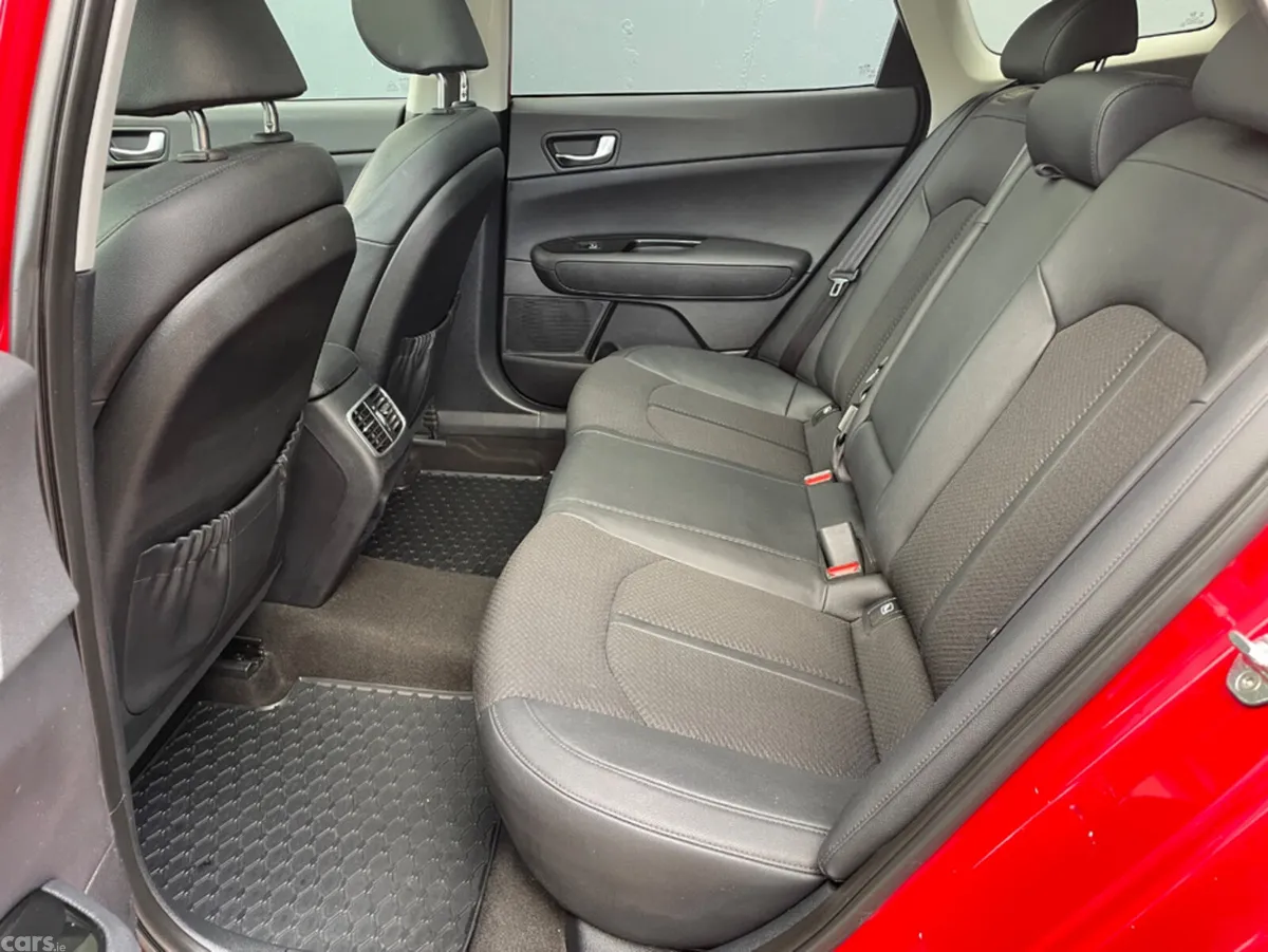 Kia Optima Estate, Diesel, 2018, Red