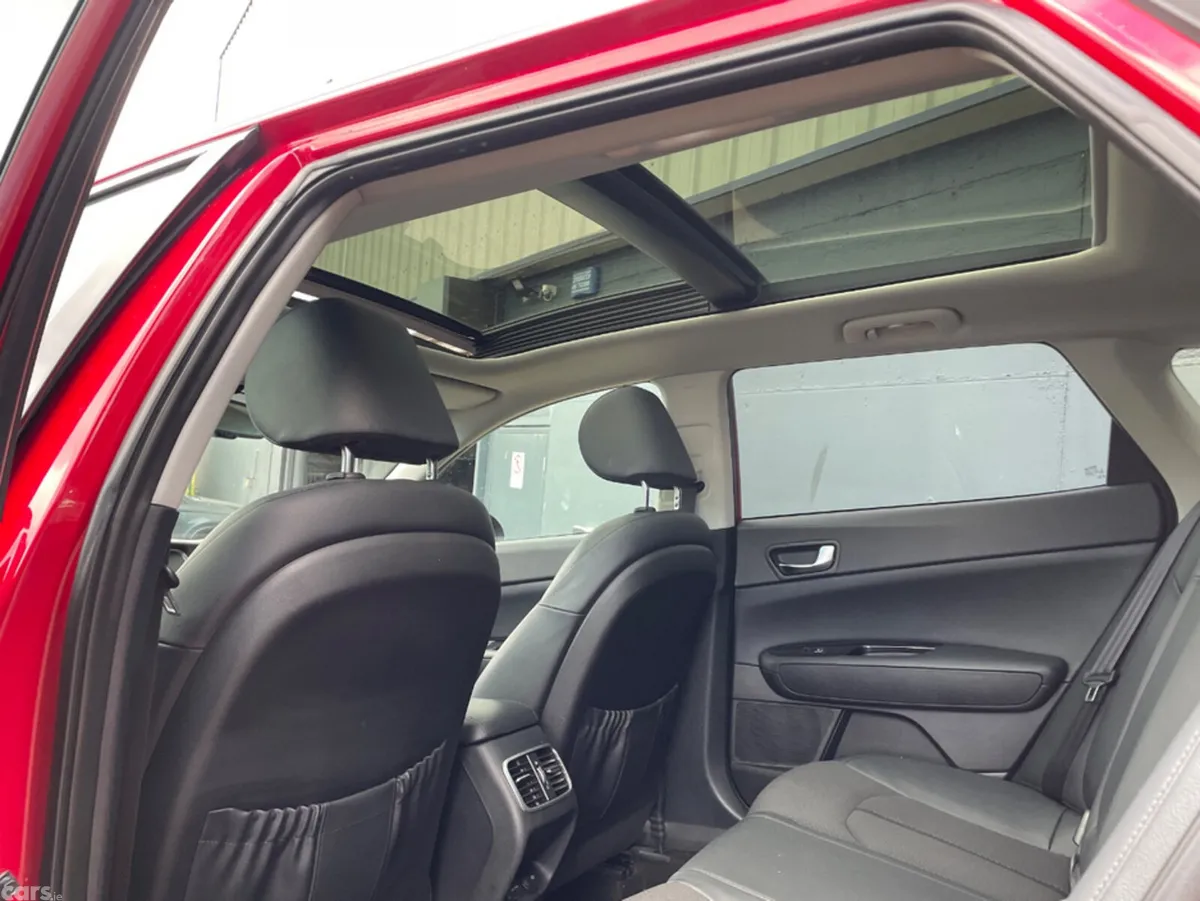 Kia Optima Estate, Diesel, 2018, Red