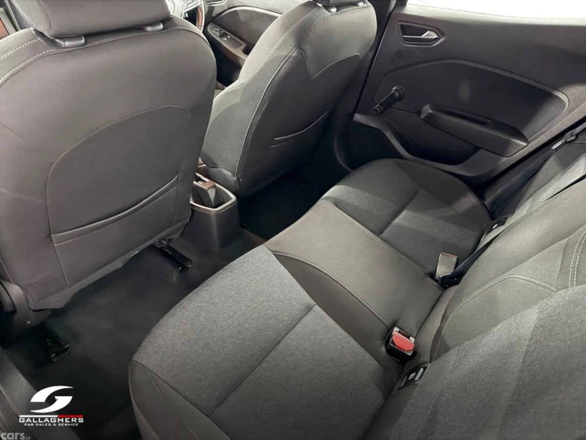 Renault Clio Hatchback, Petrol, 2022, Black
